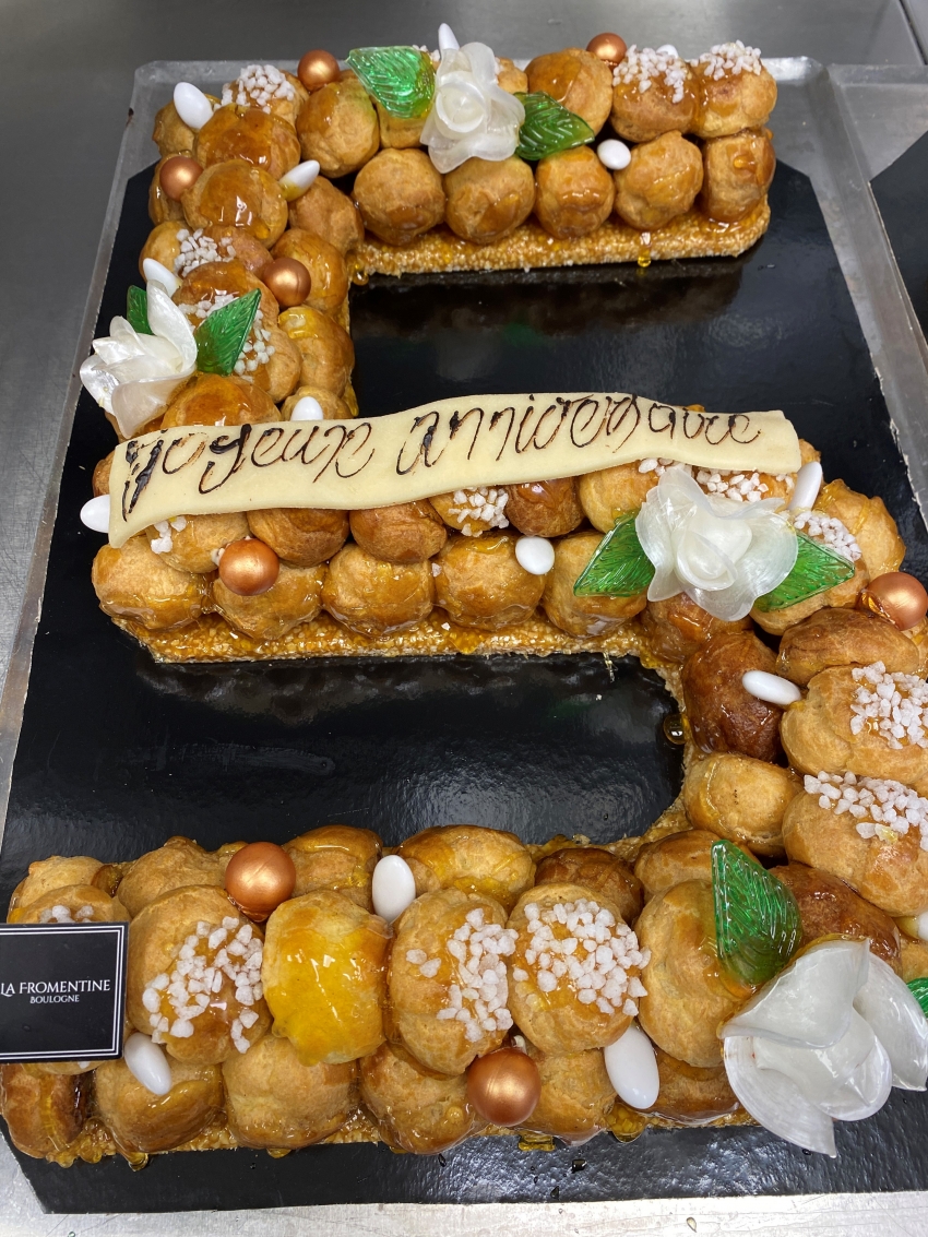 Chiffres d'anniversaire en choux / Nougatine